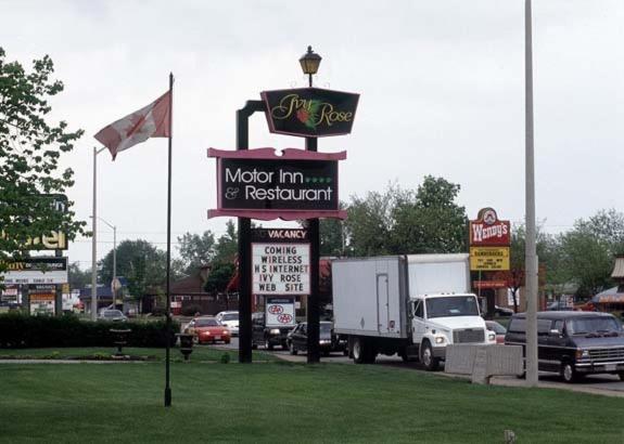 Ivy Rose Motor Inn ウィンザー エクステリア 写真